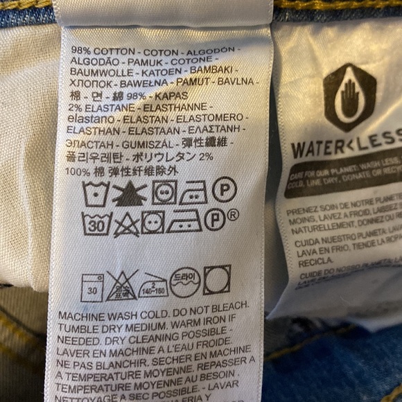 NWT Levi’s High Waisted Tapered Jeans in FYI in Size 24 x 29 - Picture 8 of 16